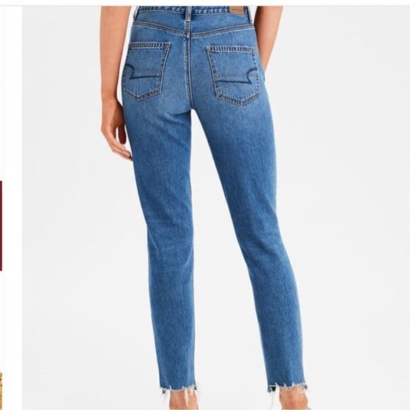 American Eagle Mom Jeans Busted Knee & Chewed Hem Jeans Size 6 - Picture 4 of 12